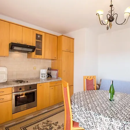2 Bedroom Lovely In Barbat * Barbat na Rabu