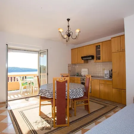 2 Bedroom Lovely In Barbat *